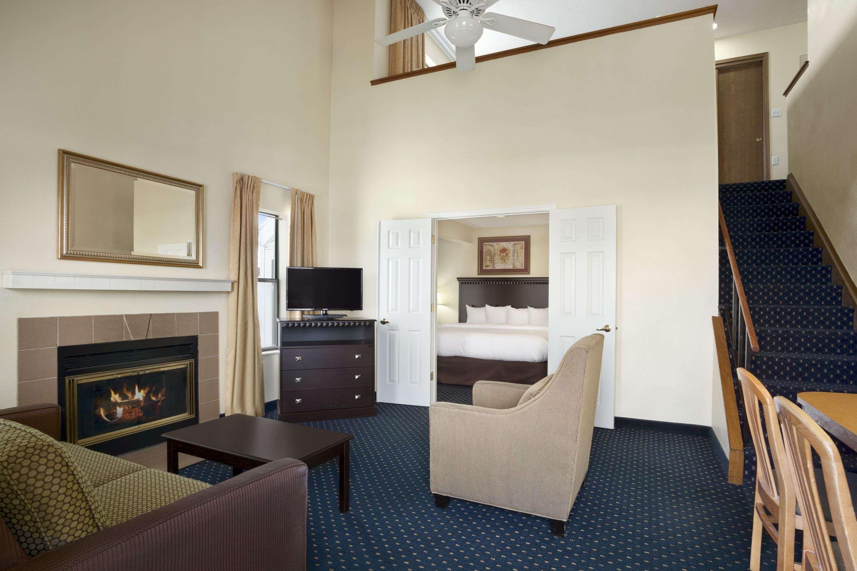 Hawthorn Extended Stay By Wyndham Форт Уэйн Экстерьер фото